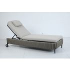 Schönes Tagesbett beige